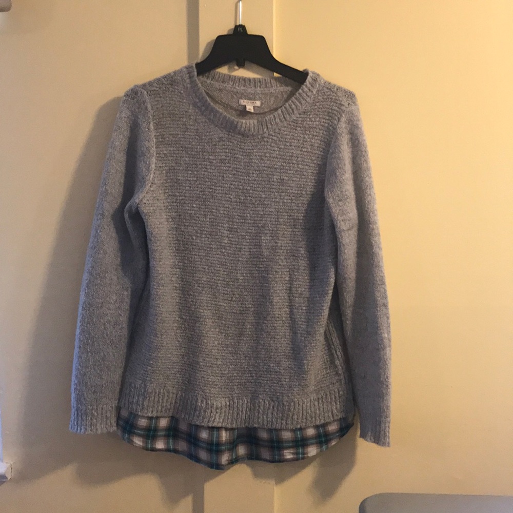 Grey sweater.